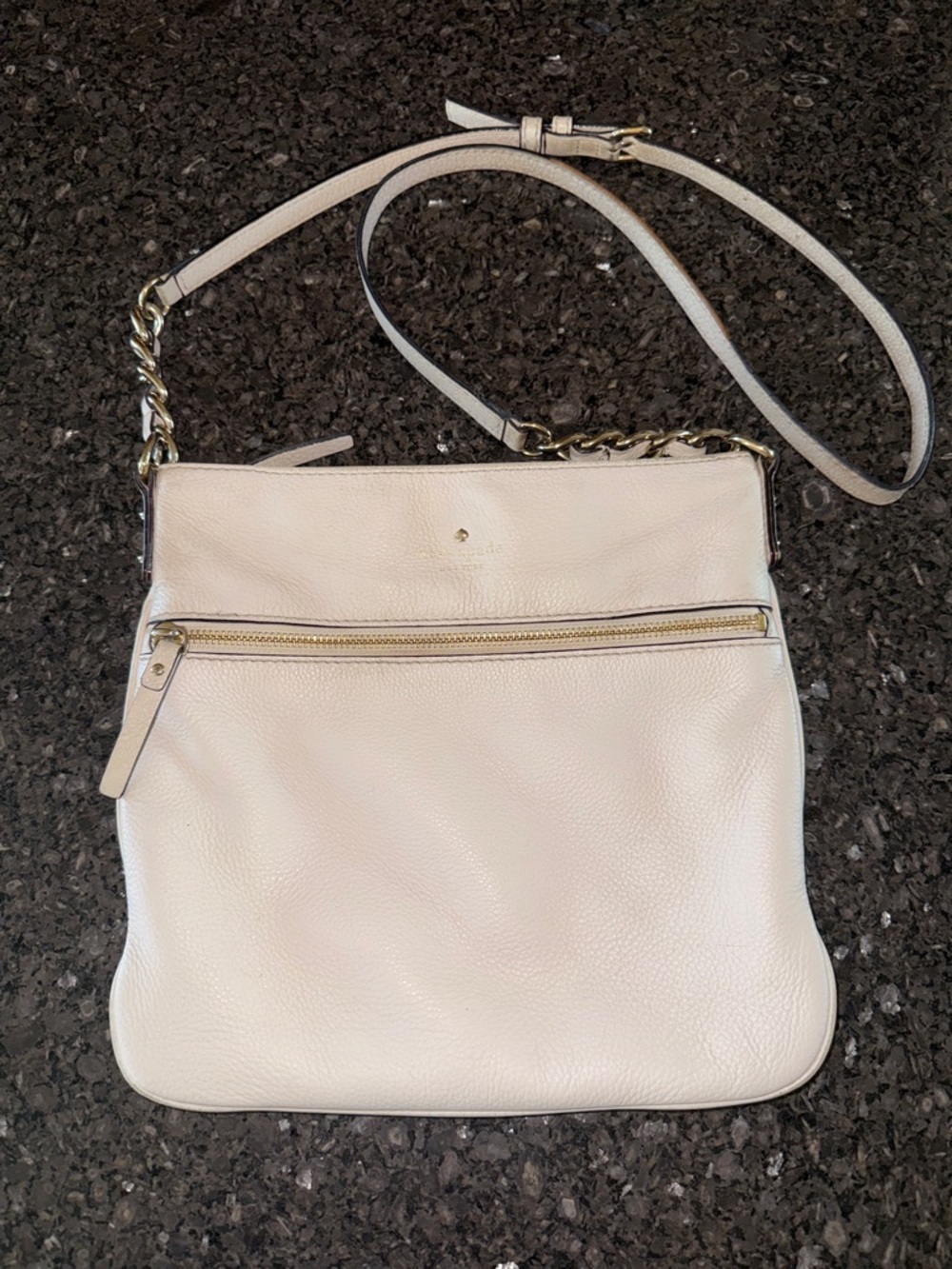 Kate Spade New York Off White Chain Detail Zip Top Leather Crossbody Bag - Picture 4 of 8